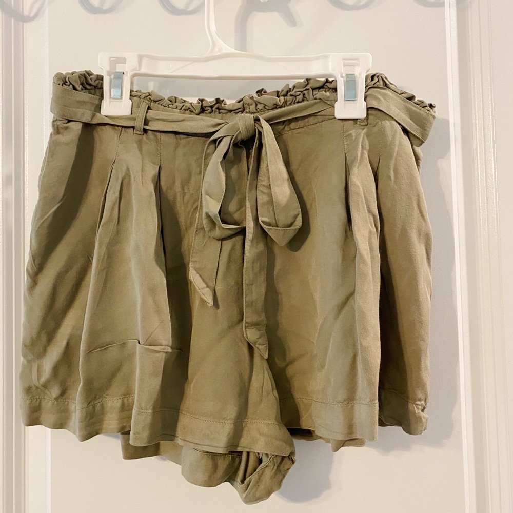 American Eagle Flowy Shorts
